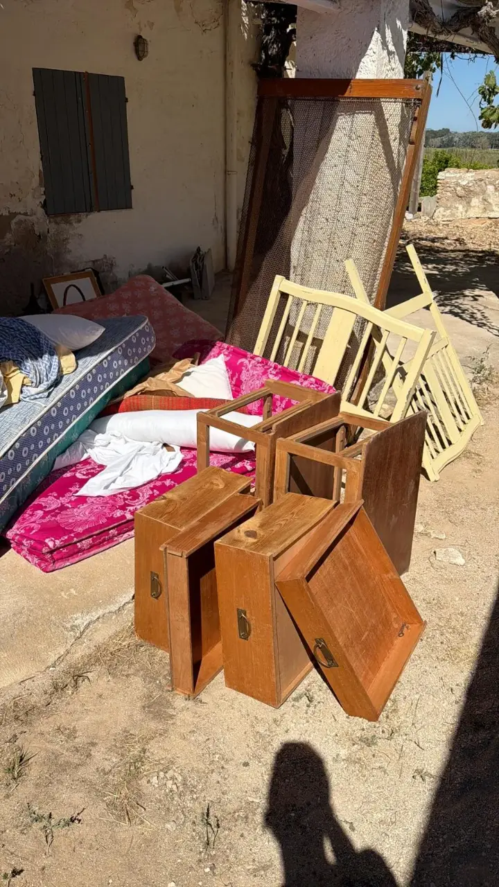 Vaciado de casa con colchones y muebles – Servicialia