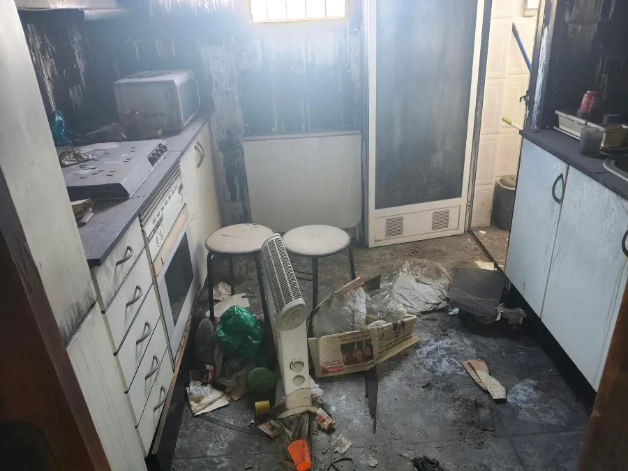 Vaciado de piso tras un incendio: cocina – Servicialia